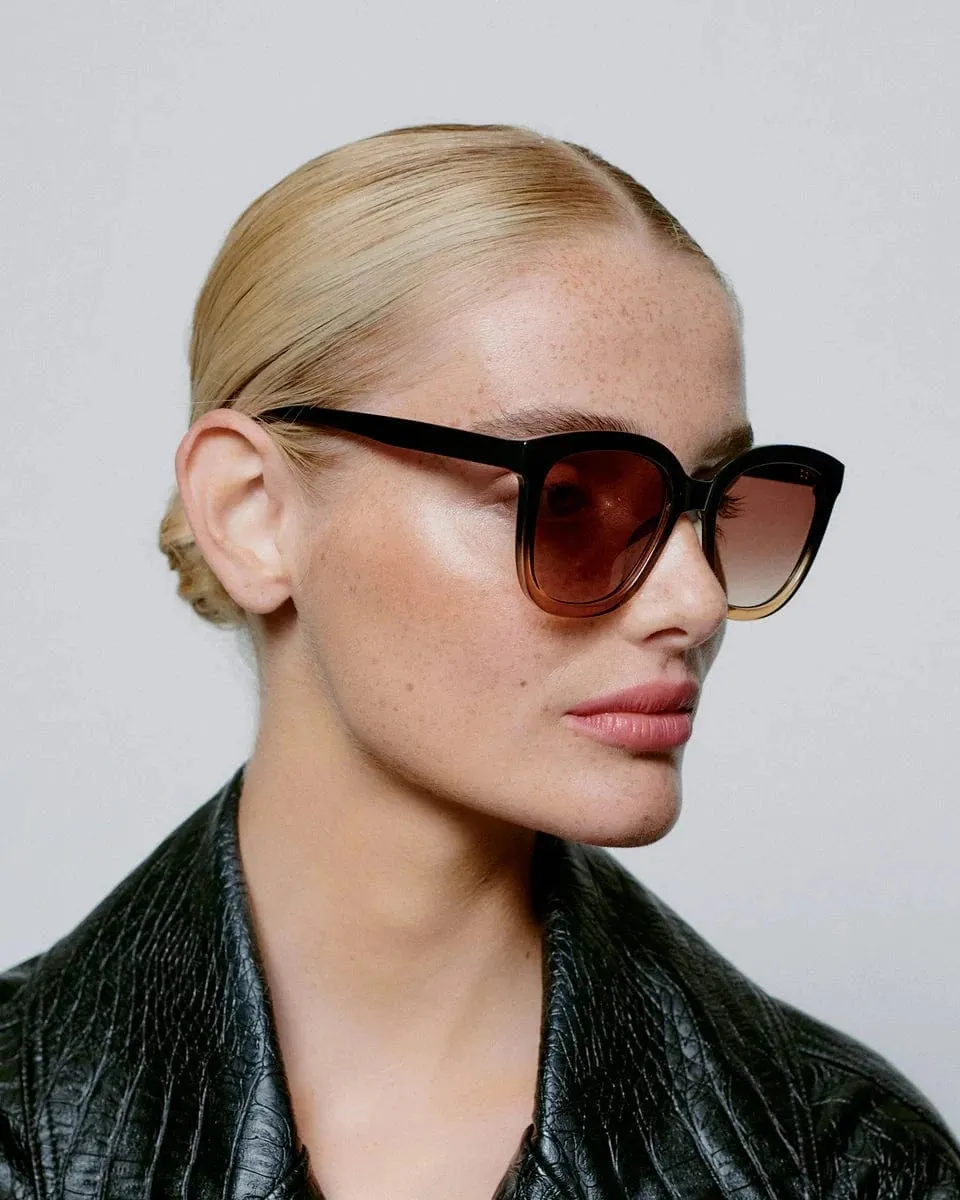 A.Kjaerbede Billy Sunglasses Black/Brown Transparent