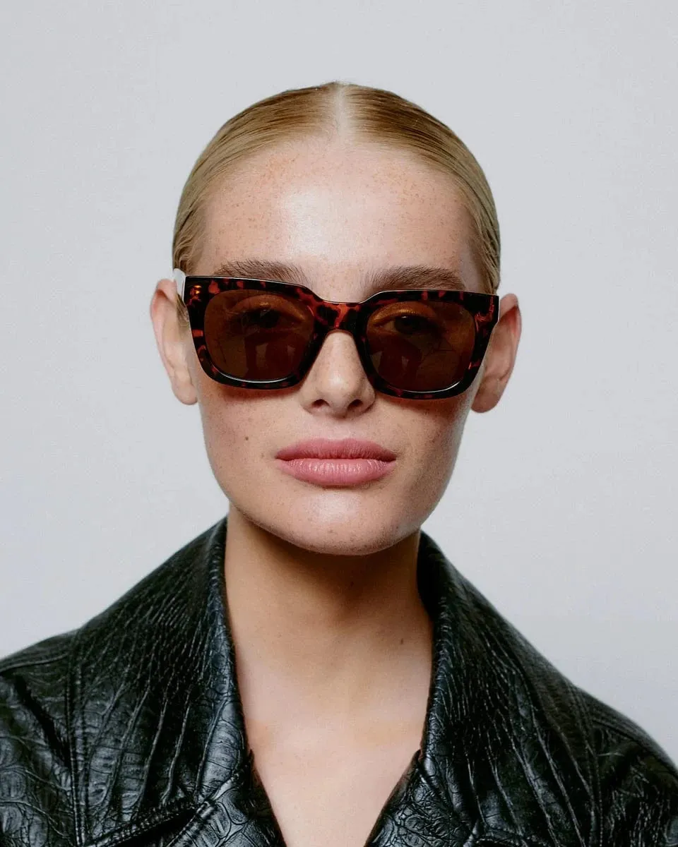 A.Kjaerbede Nancy Sunglasses Black Demi Tortoise