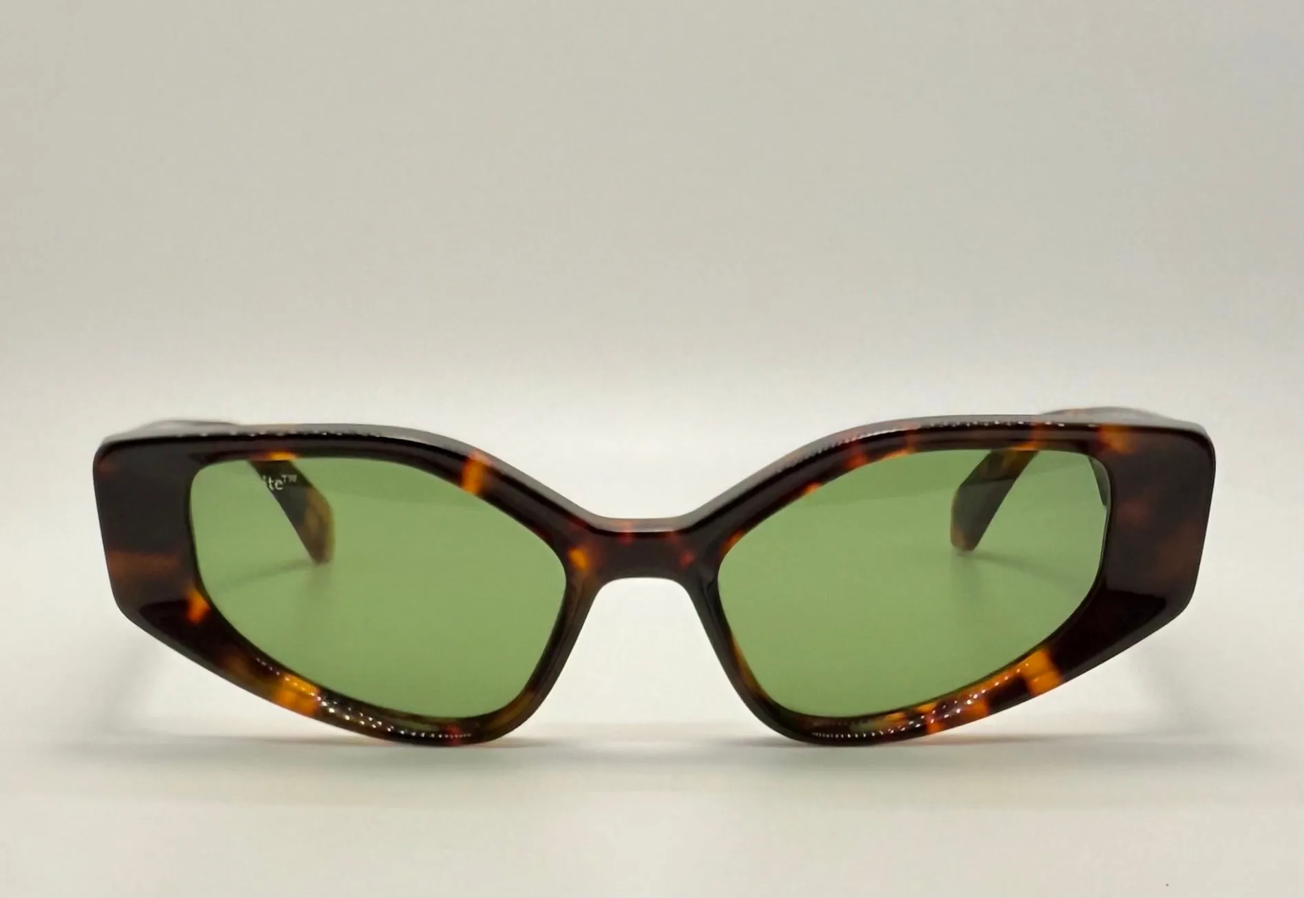 Brand New Off-White™ OERI063 6055 Sunglasses – Tortoise Frame with Green Lenses