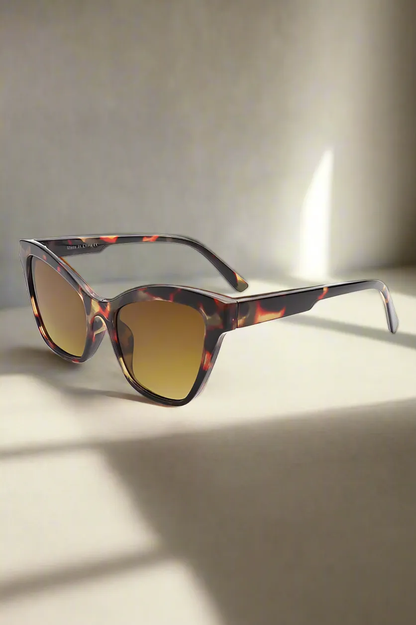 Cat Eye Retro Fashion 50s Women's Sunglasses UVA UVB Eye Protection Case Included
