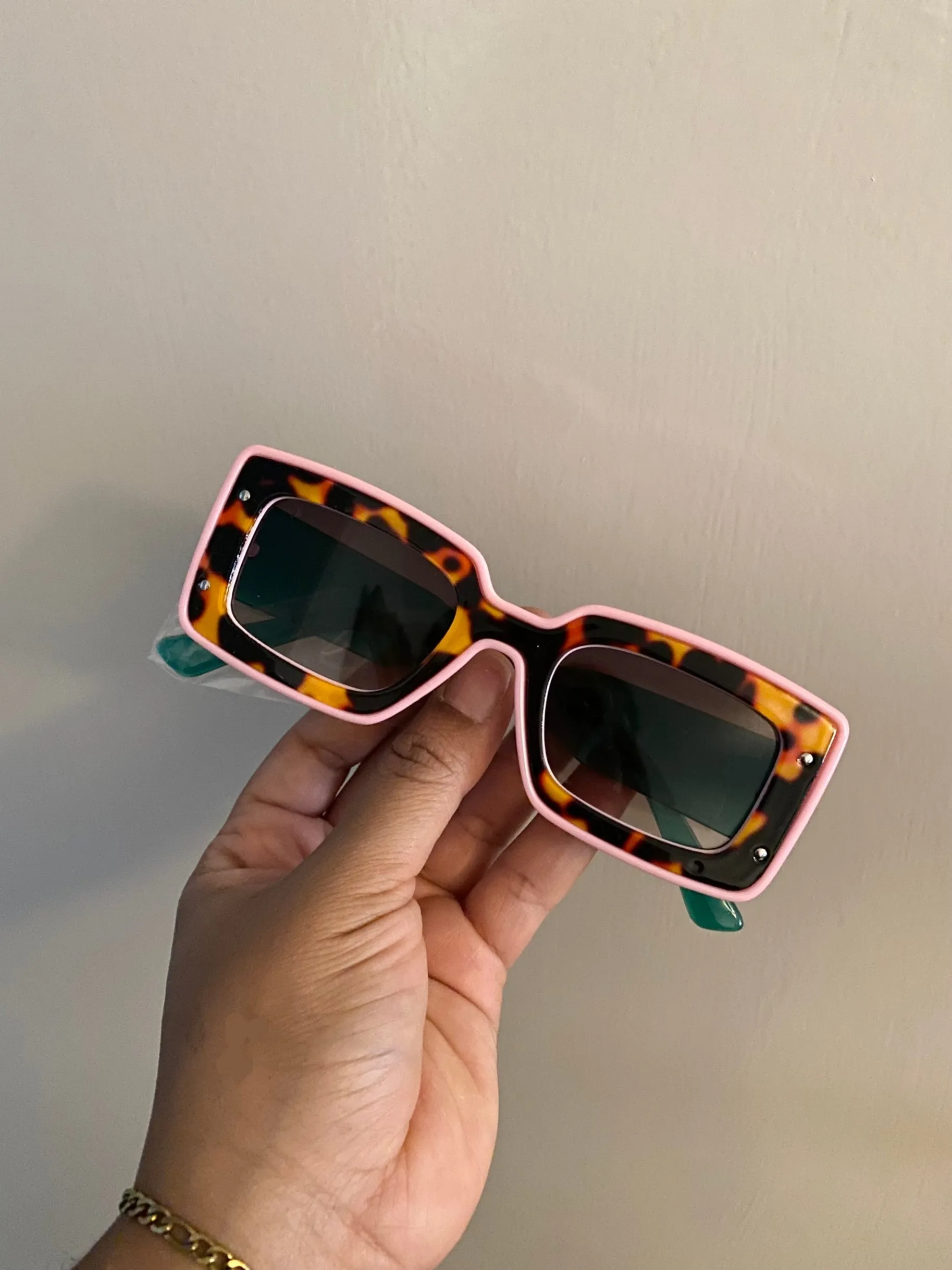 Chunky Vacation Square Frame Sunglasses
