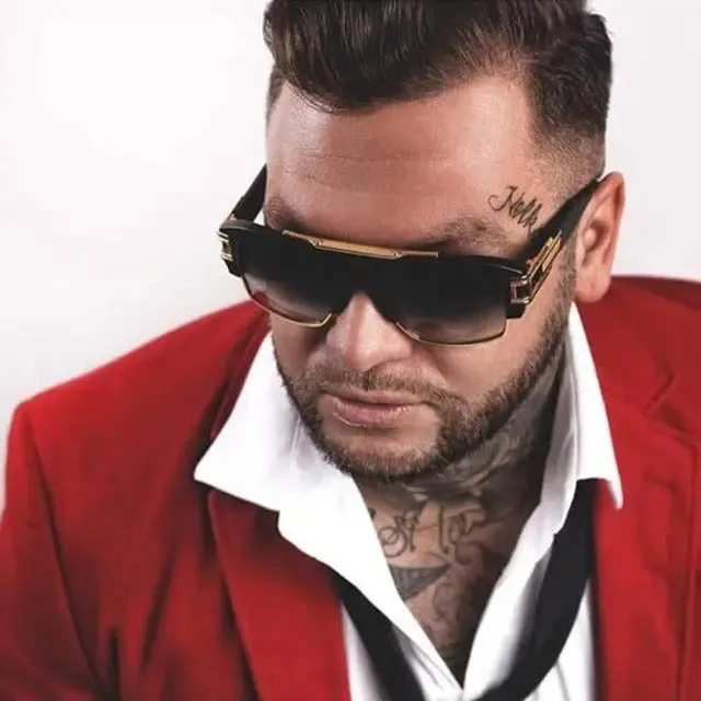 Glamorous fashion luxury square classic sunglasses for men.