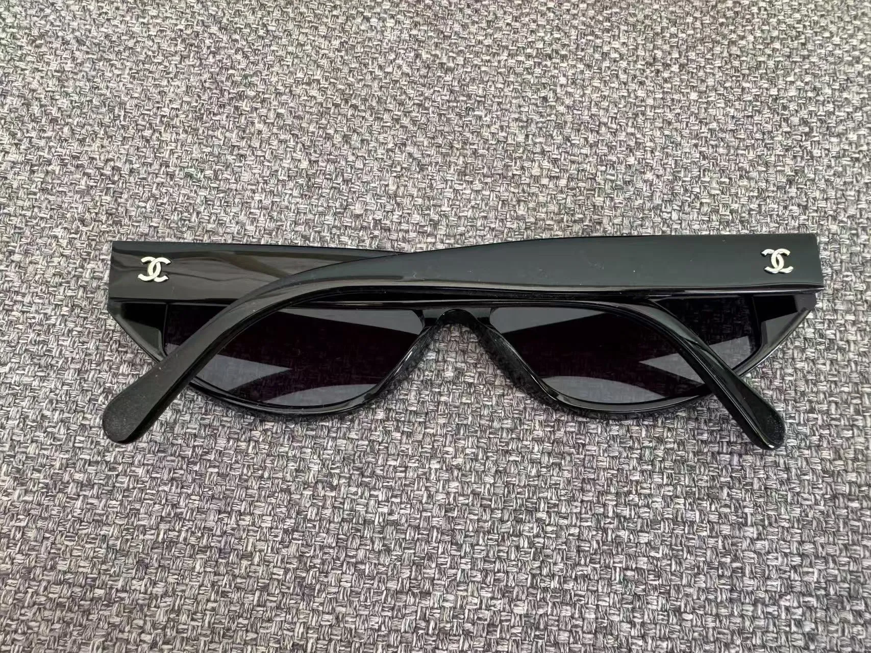 JW946 CC Cat Eye Sunglasses