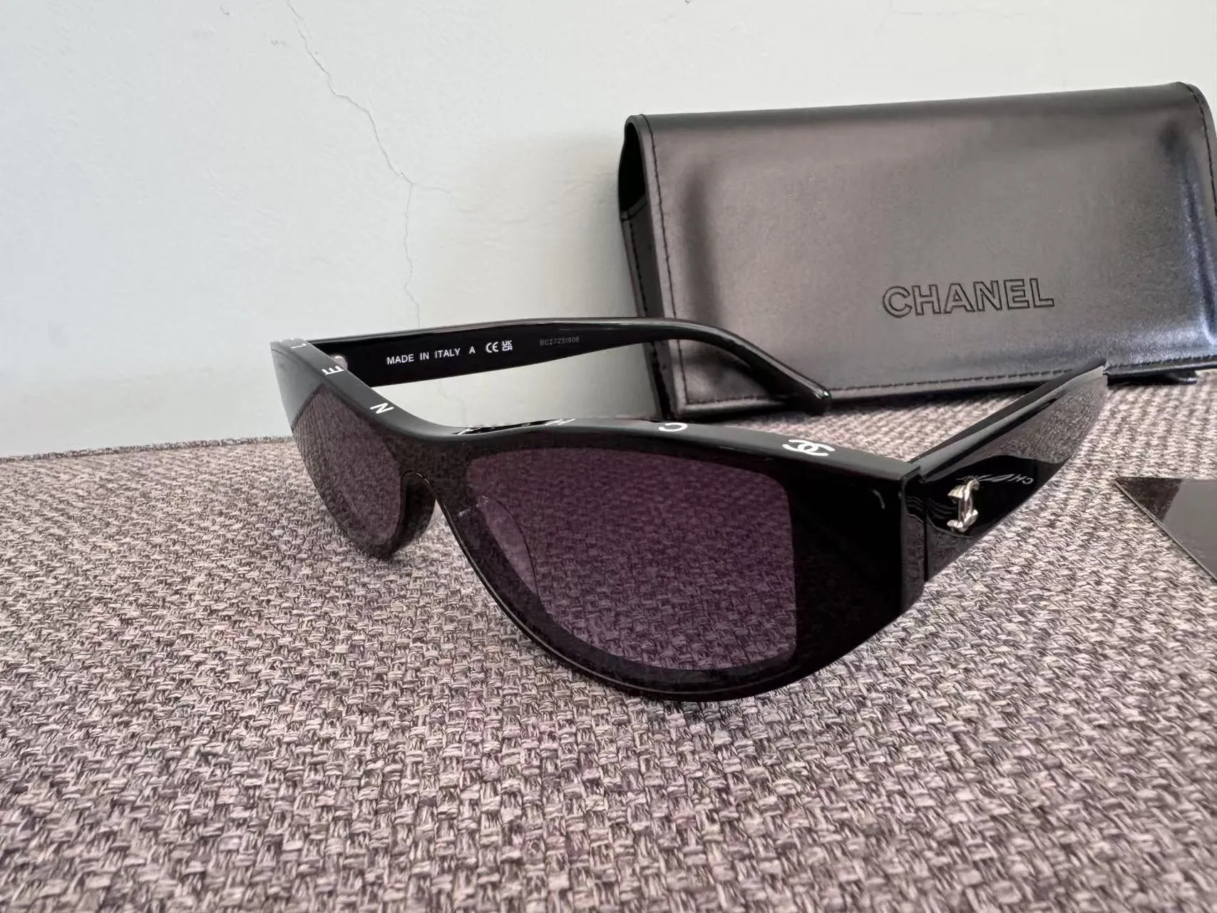 JW946 CC Cat Eye Sunglasses