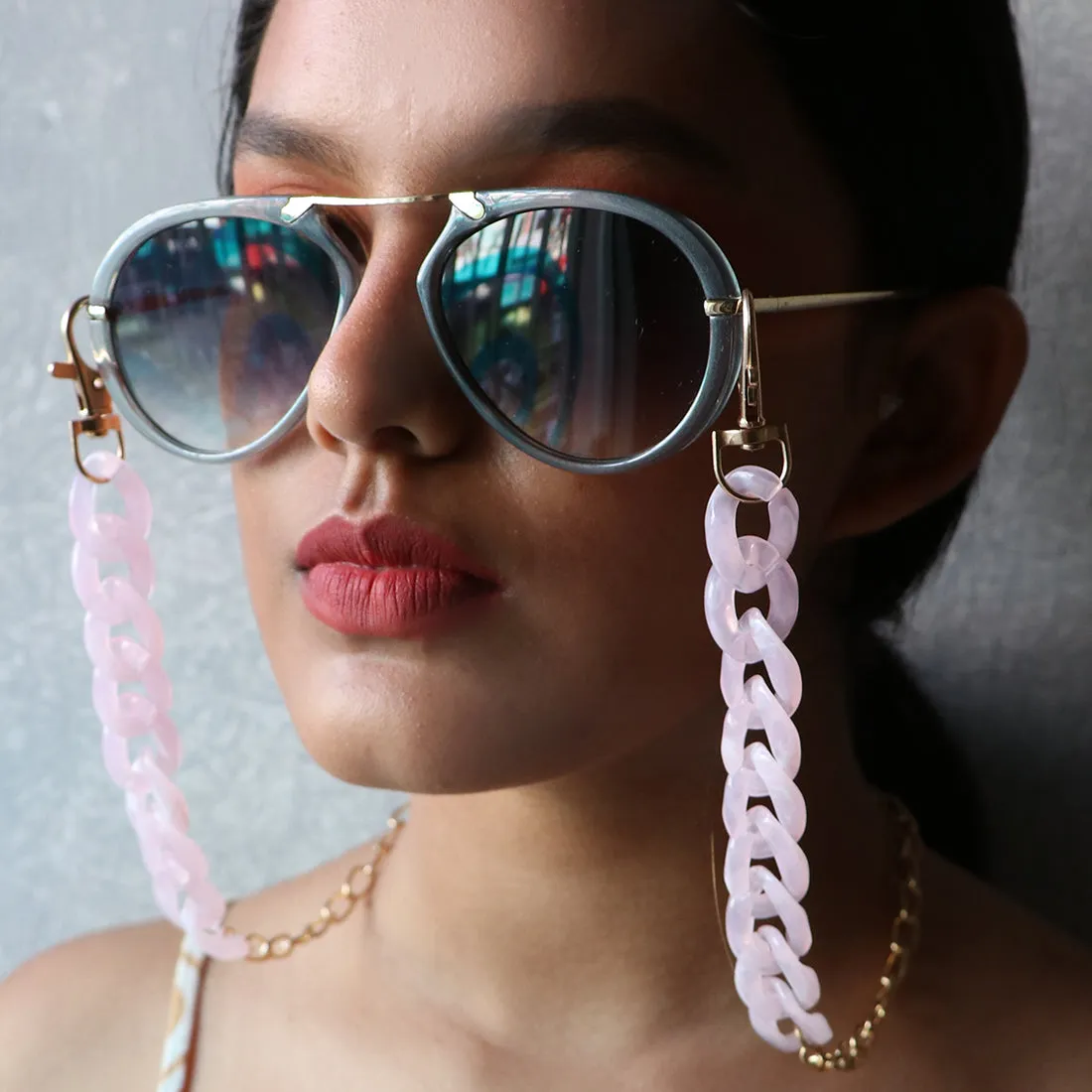 METALLIC GOLD-TONED CHAIN-LINK MARBLE PINK ACRYLIC MASK CHAIN OR SUNGLASS CHAIN