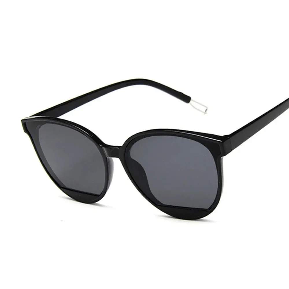 New Arrival Fashion Sunglasses Women Vintage Metal Mirror UV400
