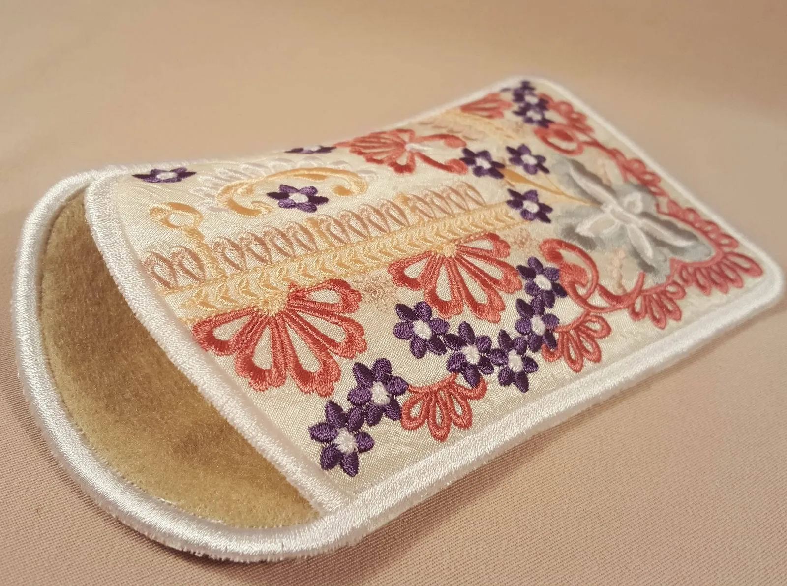 Precious Dreams Eyeglass case