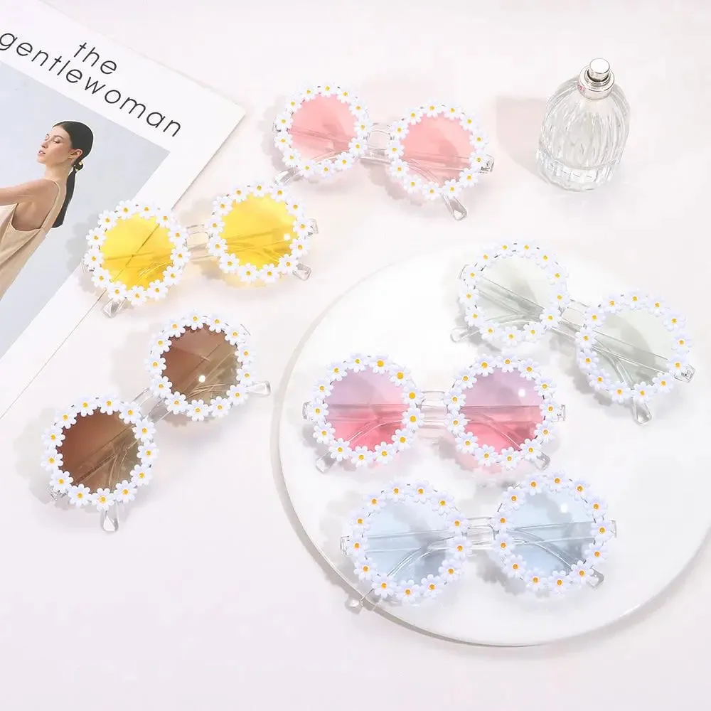 Retro Daisy Sunglasses for Women Flower Round Frame Sun Glasses Fashion Novel Disco Festival Party Shades for Adults Eyewear