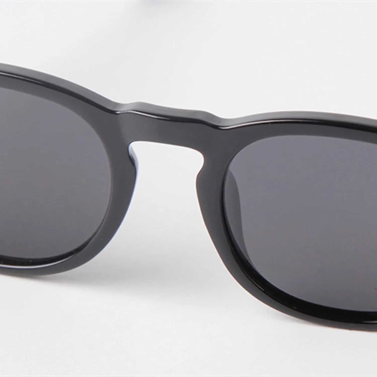 Retro Polarized Sunglasses Men Fashion Rivets Driving Round Clear Frame Women Shades Male Uv400
