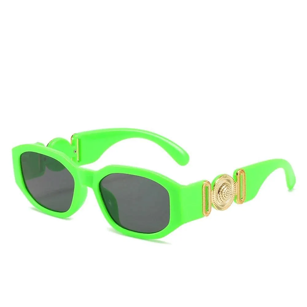 Retro Rectangle Sunglasses – Classic Rectangle Design, Gradient UV400 Lenses, Durable Plastic Frame, Comfortable Fit for Both Men and Women.