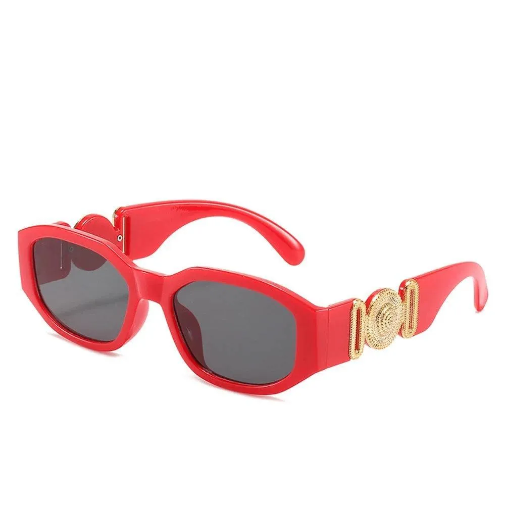 Retro Rectangle Sunglasses – Classic Rectangle Design, Gradient UV400 Lenses, Durable Plastic Frame, Comfortable Fit for Both Men and Women.
