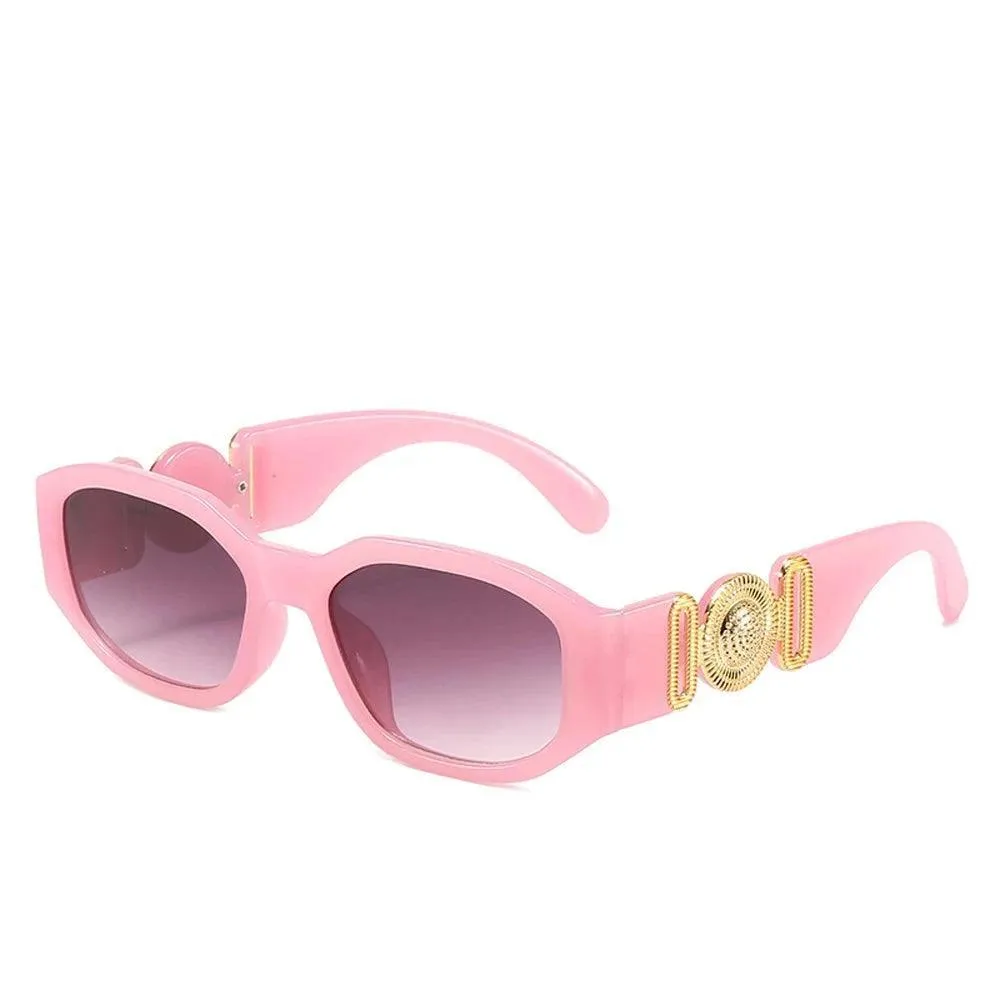 Retro Rectangle Sunglasses – Classic Rectangle Design, Gradient UV400 Lenses, Durable Plastic Frame, Comfortable Fit for Both Men and Women.