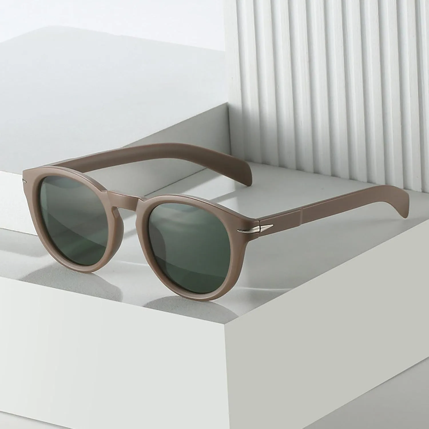 Retro Round Men Sunglasses for Women Uv400 Fashion Rivets