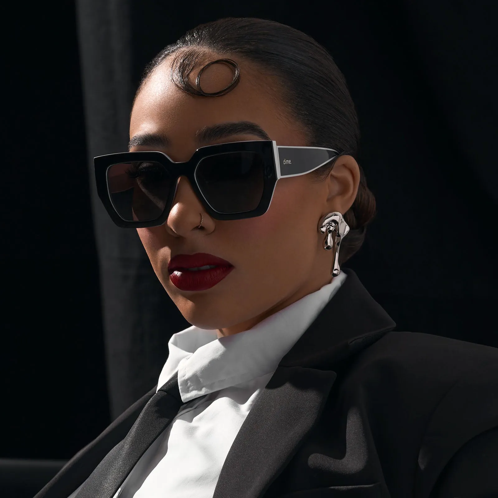 she's a 10 - duo-tone black & white   grey polarized sunglasses