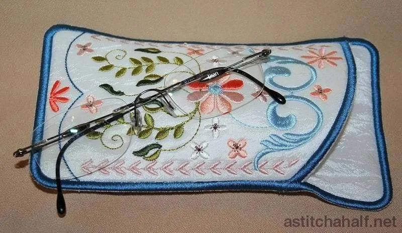 Signature Eyeglass Case