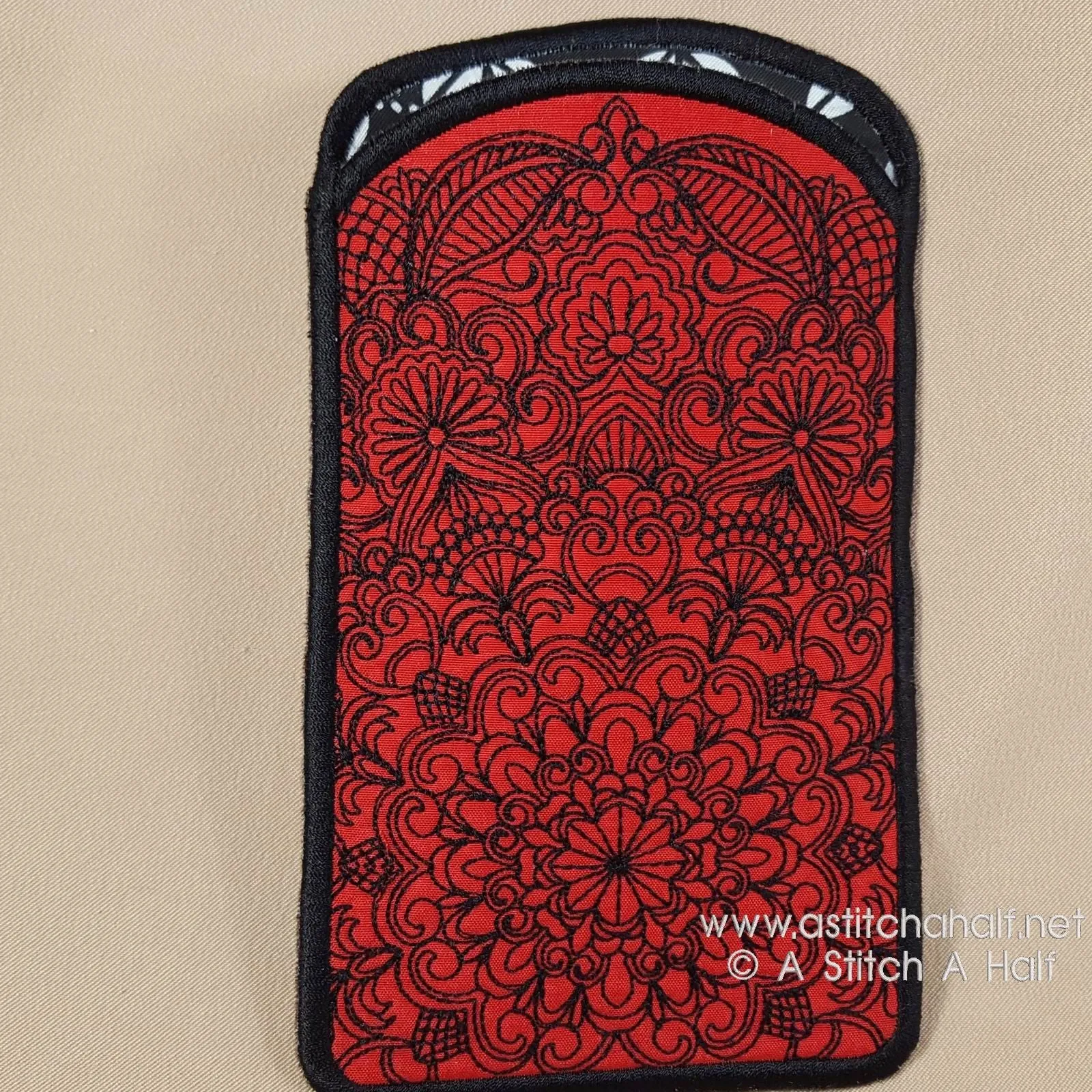 Spectacular Oasis Eyeglasses Case