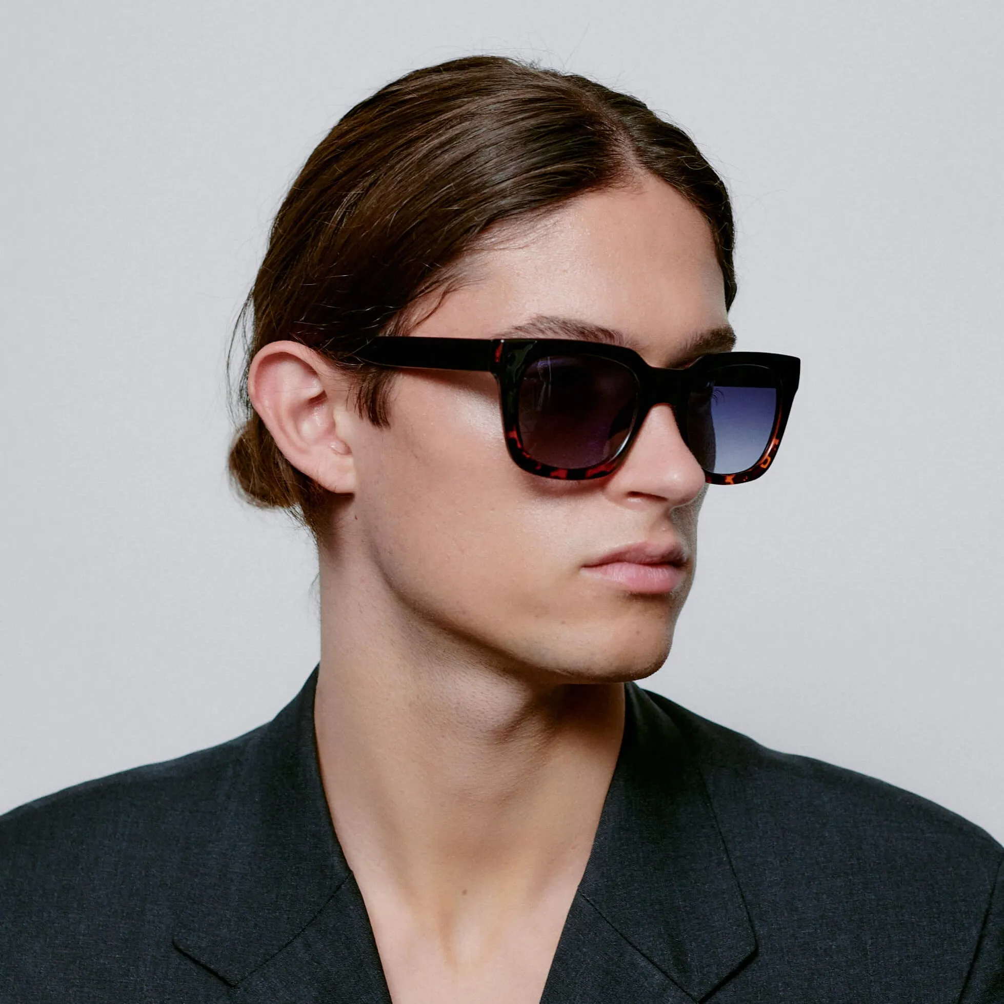 Sunglasses Trapezium Nancy in Black Demi Tortoise