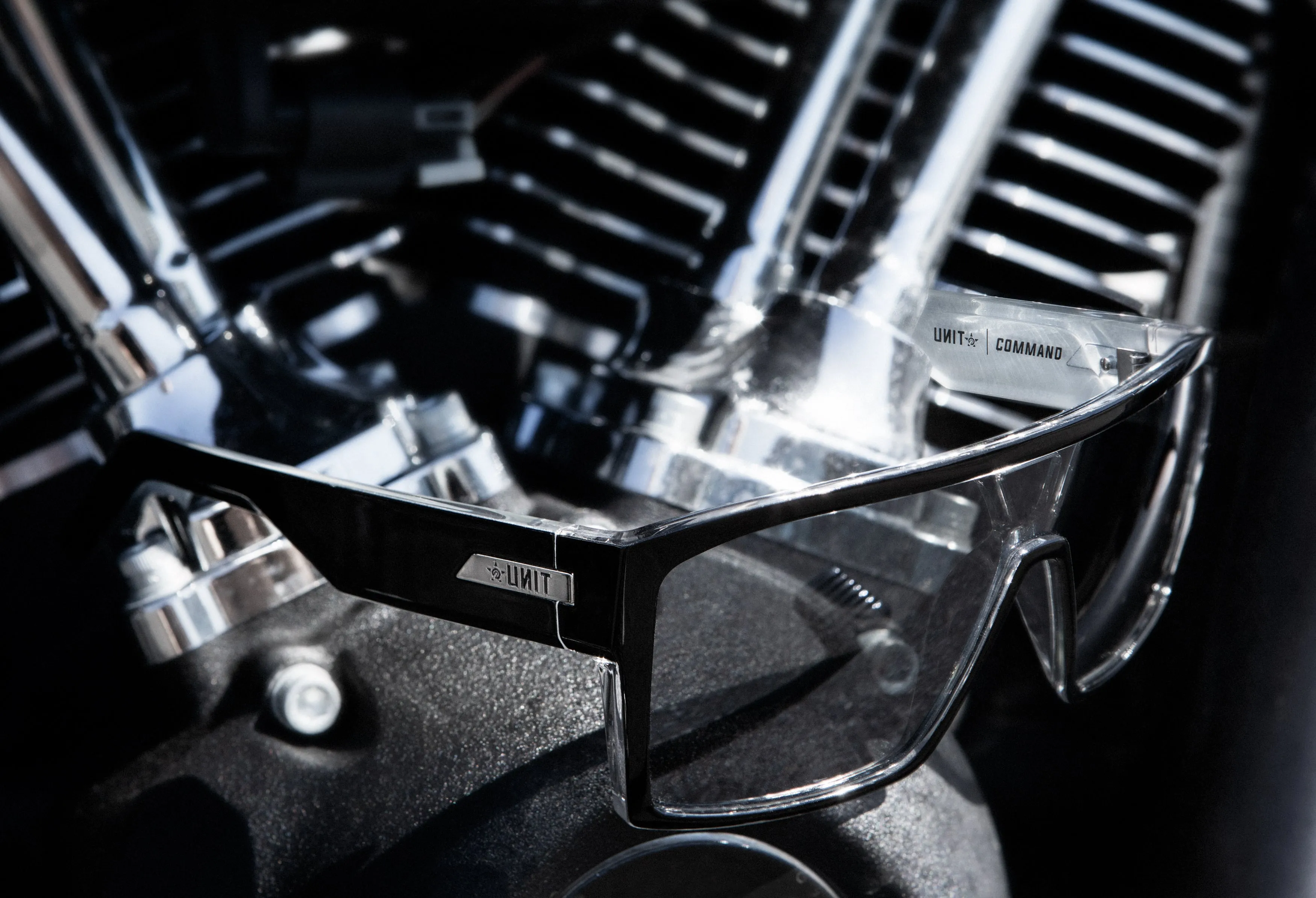 UNIT Sunglasses Command -  Black Silver Polarised