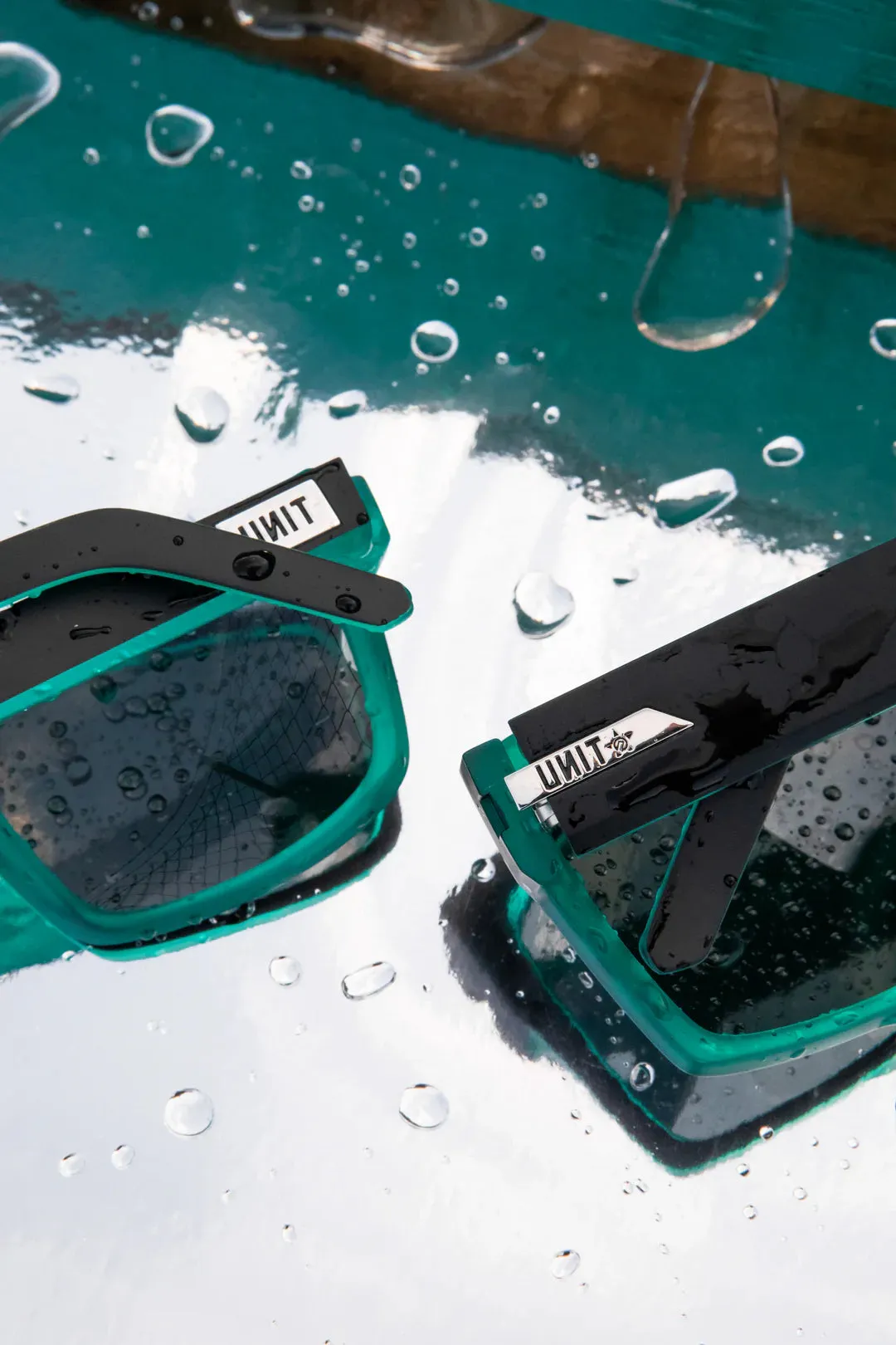 Unit Sunglasses Primer - Matte Black Teal Polarised