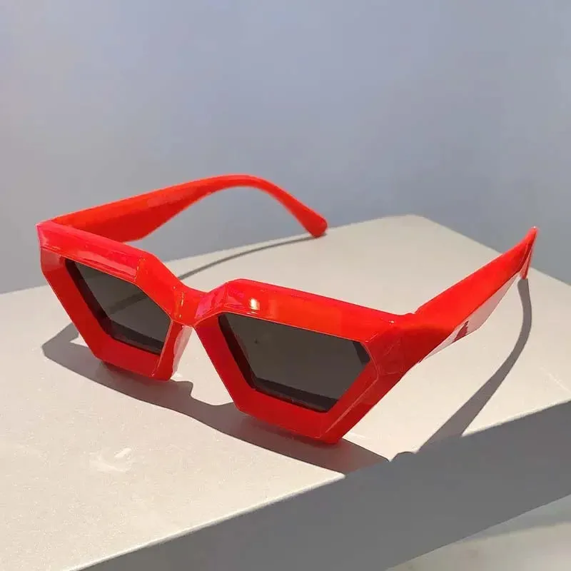 VAIGE Retro Chic Oversized Rhombic Sunglasses - Stylish Black and Tortoise Frame with UV400 Protection
