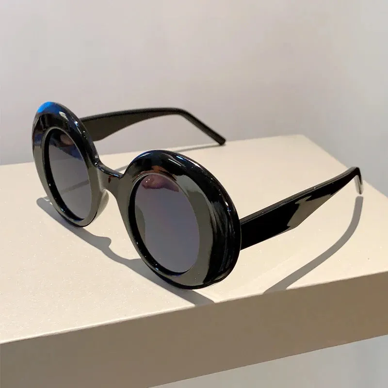 VAIGE Stylish Round Sunglasses in Classic Black & Chic Gradient