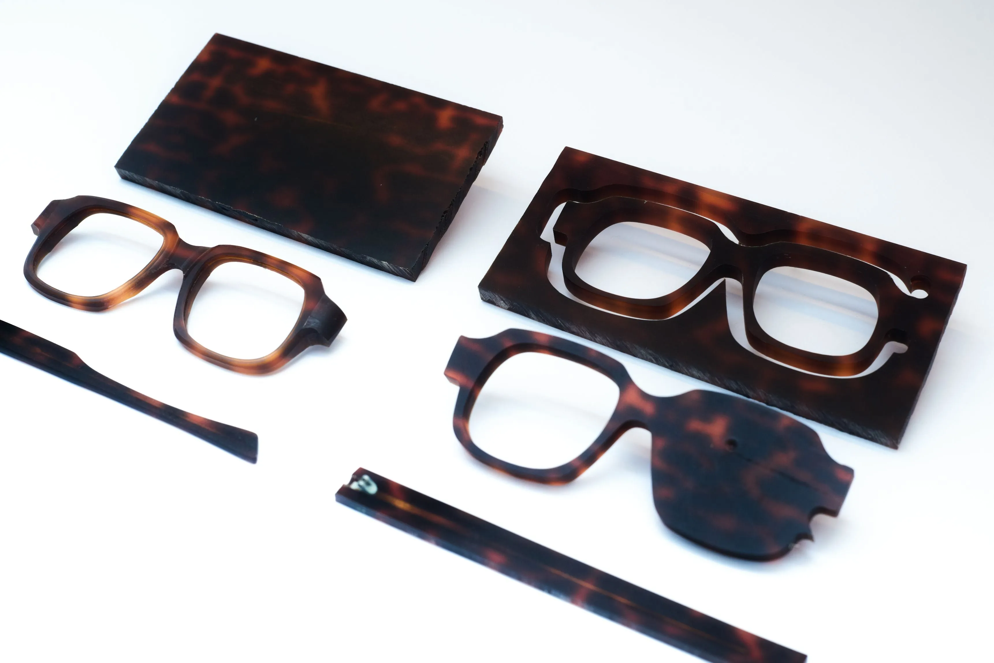 VISIONARIES - Brown Matte