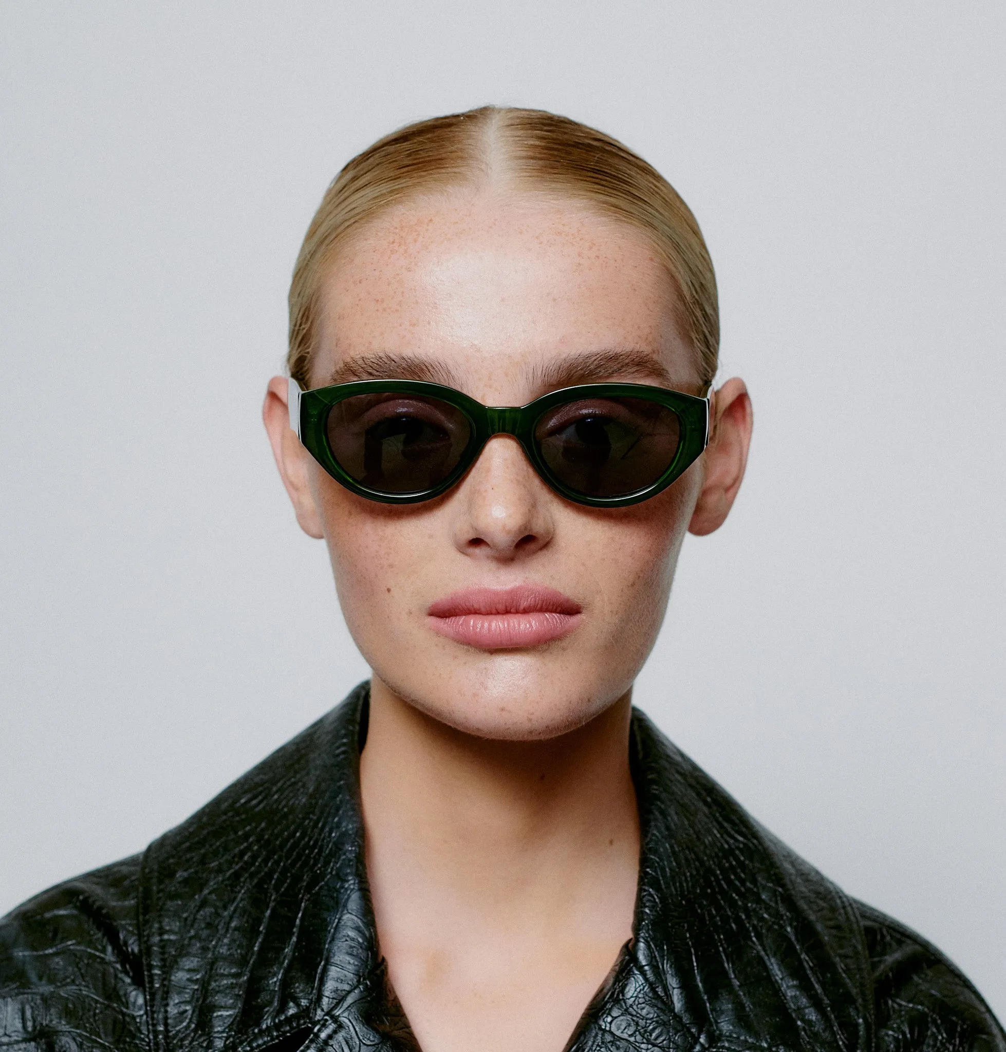 Winnie Sunglasses - Dark Green Transparent