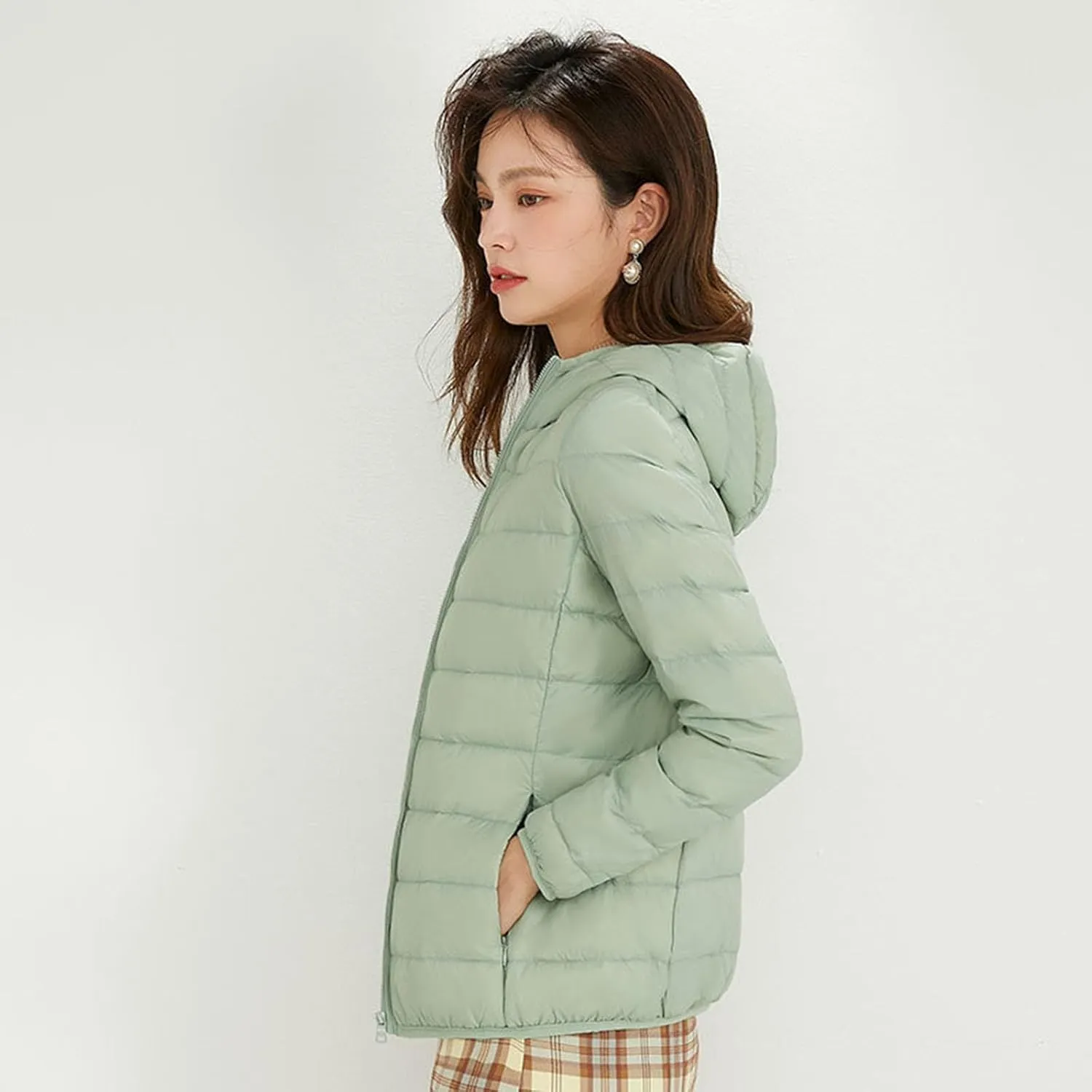 Women Warm Lightweight Hooded Windproof Winter Coat With Recycled Insulation Winter Slim Short Winter Ladies