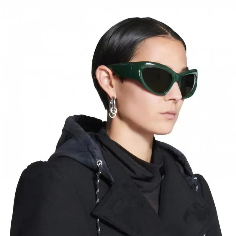 Women's Luxury Sport Punk Style Wrap-Around UV400 Eyewear Sunglasses