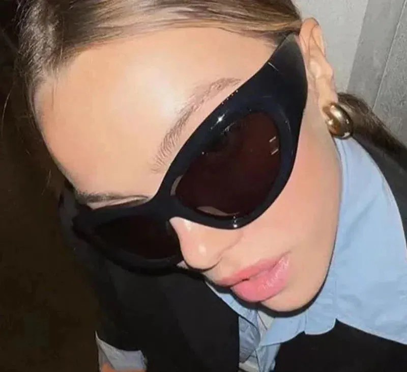 Women's Luxury Sport Punk Style Wrap-Around UV400 Eyewear Sunglasses